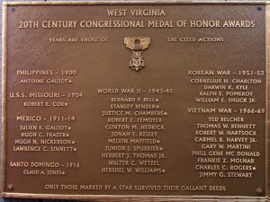 wv-moh-obelisk-valley-forge-pa-august-1981-plaque